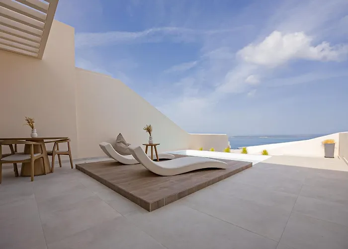 Pnoe Luxury Fira (Santorini)