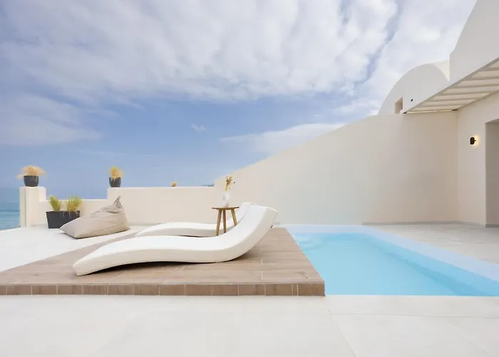 Pnoe Luxury Fira (Santorini)