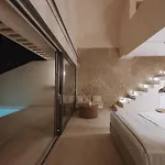 Pnoe Luxury Hotel