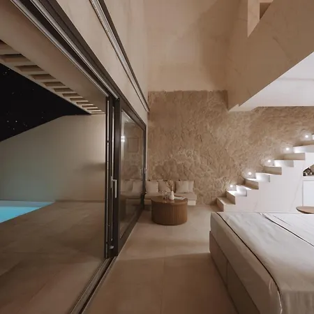 Pnoe Luxury Hotel