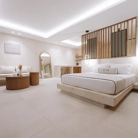 Pnoe Luxury Hotel Fira (Santorini)