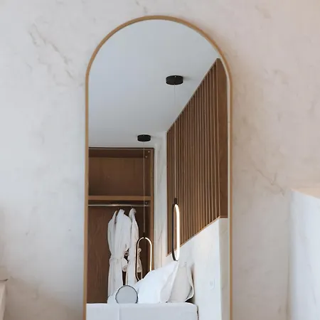 Pnoe Luxury Fira (Santorini)