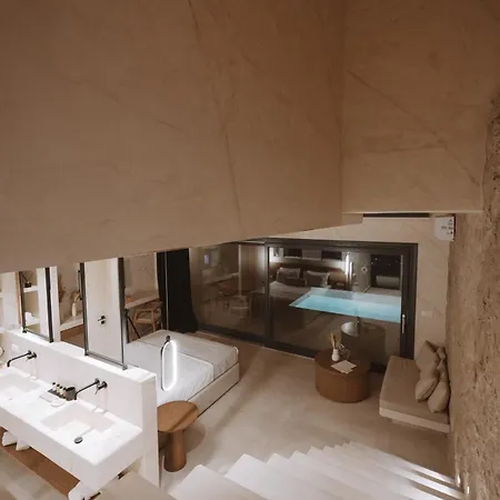Pnoe Luxury