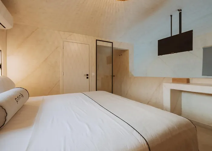 Pnoe Luxury Hotel Fira (Santorini)