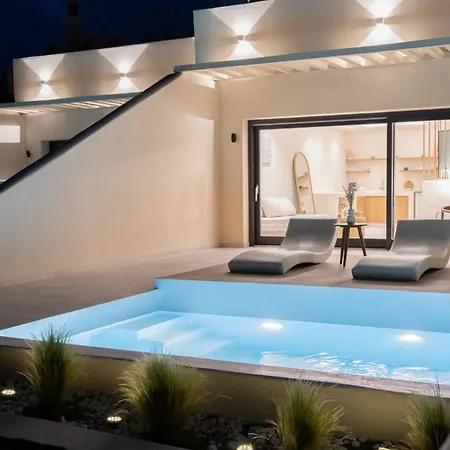 Pnoe Luxury Fira (Santorini)