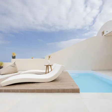 Pnoe Luxury Fira (Santorini)