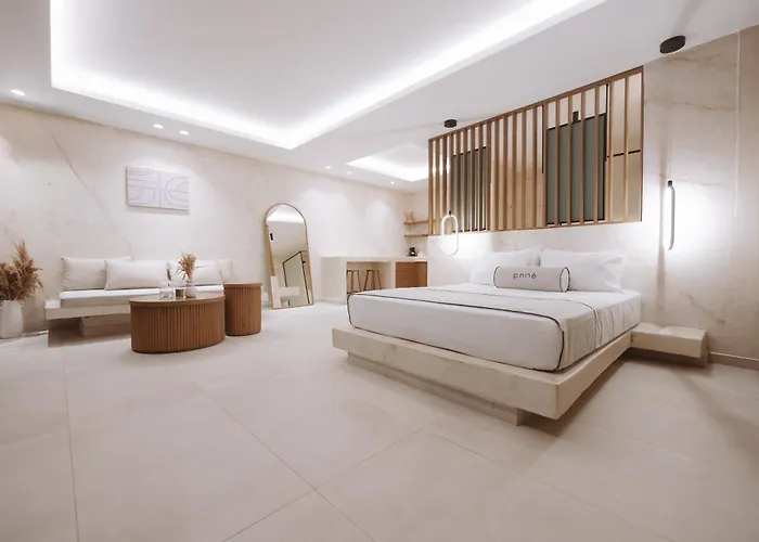 Pnoe Luxury Hotel Firá