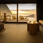 Pnoe Luxury サントリーニ