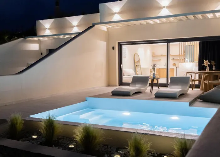 Pnoe Luxury Fira (Santorini)