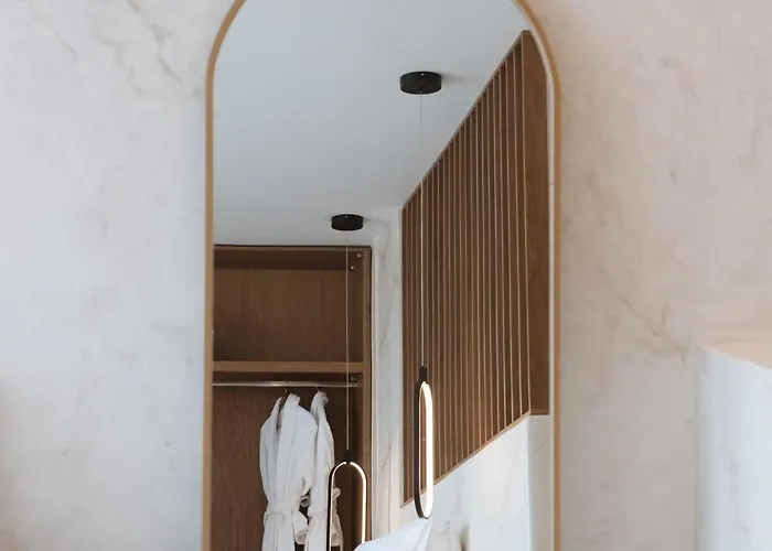 Pnoe Luxury Fira (Santorini)